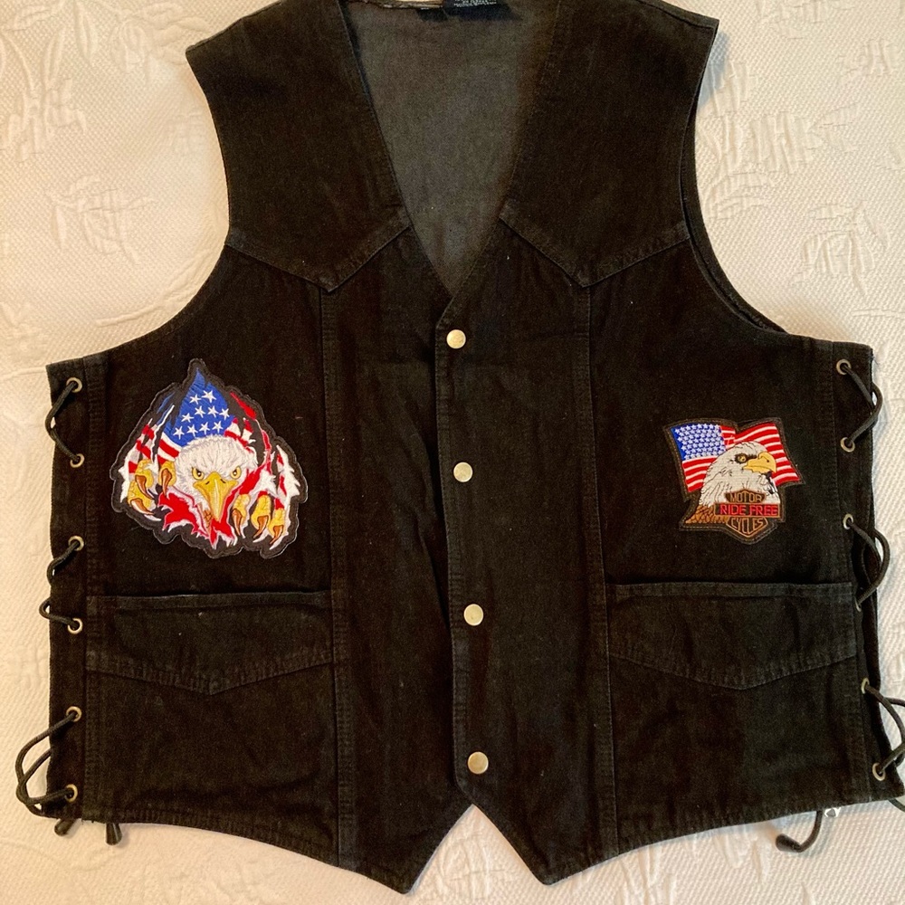 Harley Davidson vests. 
Various sizes. Excellent condition.